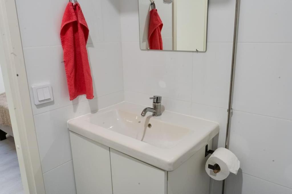 3H,K,P - Keskellae Tamperetta Kaunis Parvekkeellinen Uusittu Kolmio Daire Dış mekan fotoğraf